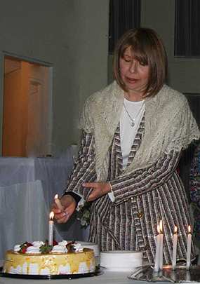 05-colombia[1].jpg - And here is the GMDO National Co-Director, Elena Borisovna Zaitzeva, making one of the many beautiful wishes that were offered during the cake and candle-lighting ceremony.